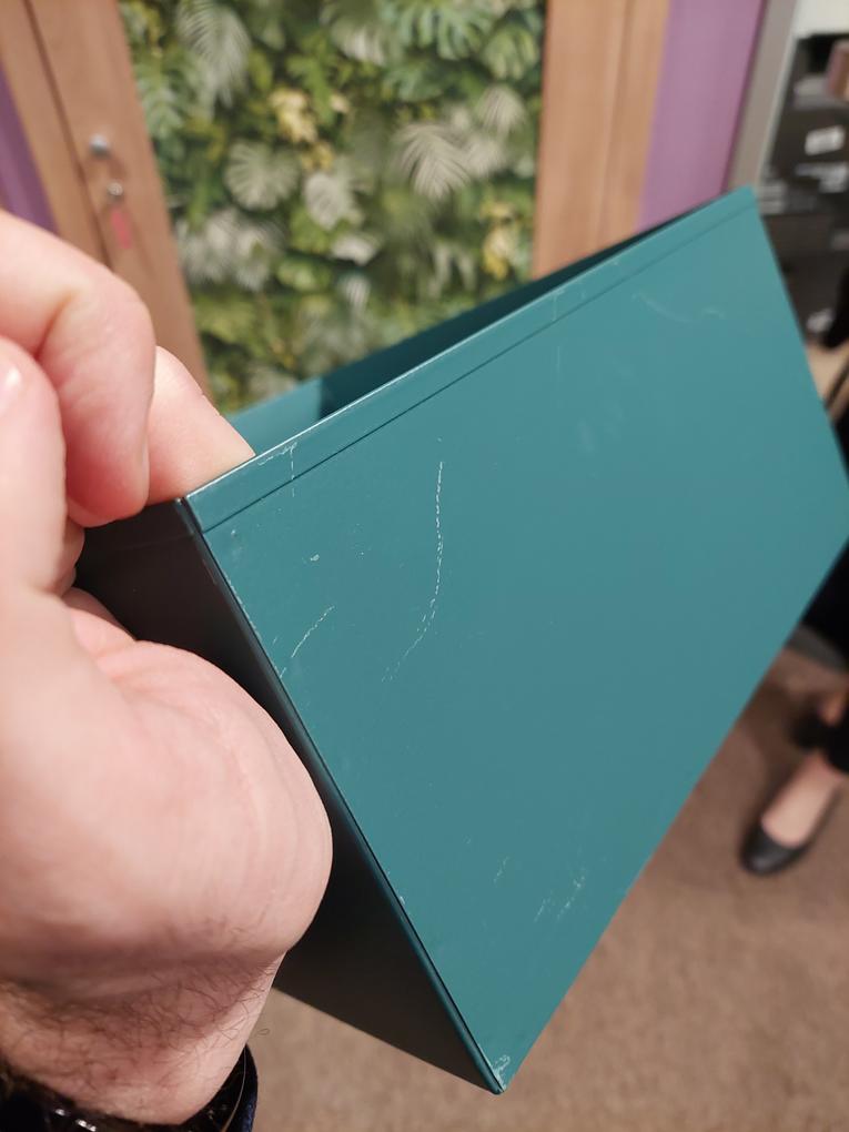 Very poor quality, damaged in every centimeter, colour is not even close to the picture online