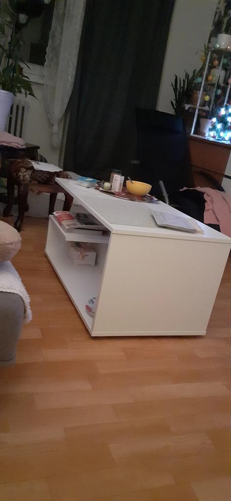 Az ünnepek között érkezett, gyönyörű és elégedett vagyok vele.