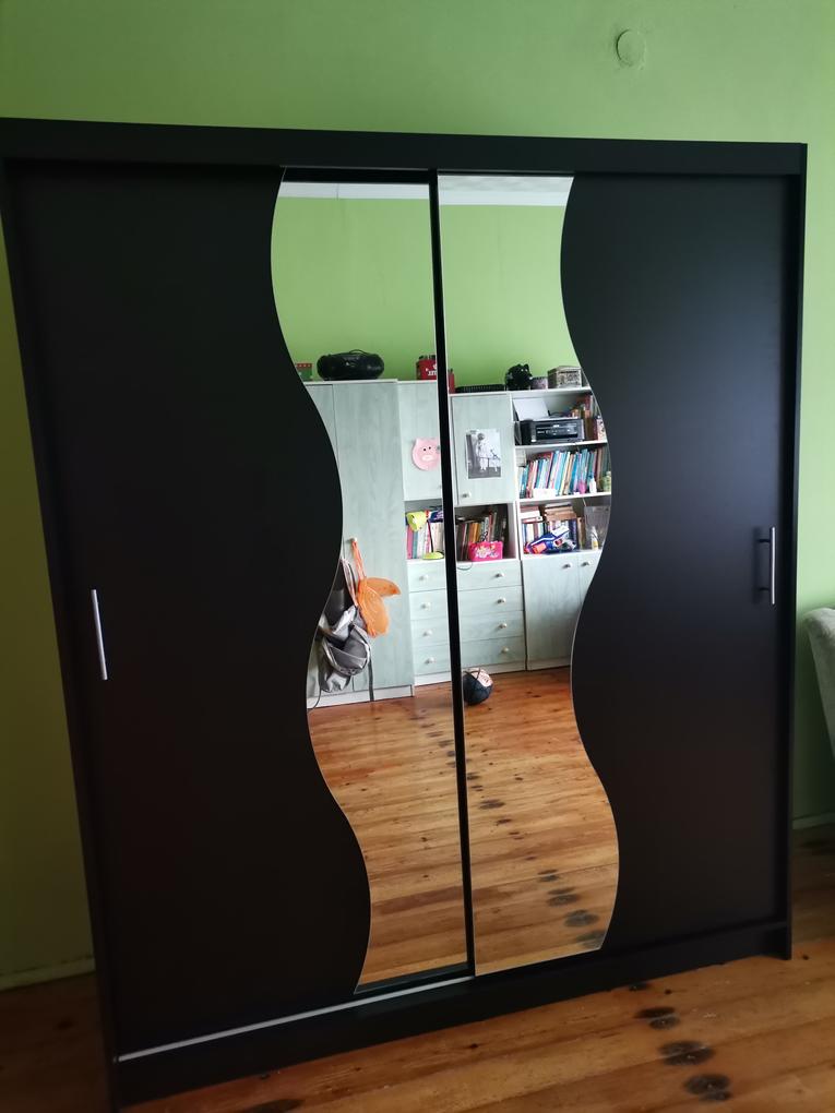 Nagyon szép és pont megfelelő, a család igényének! 