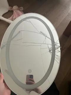 Rendelés szám: 796519
Küldemény szám: 605855582795000013602730
Átvétel dátuma: 2025.08.01 17:11:00
Kérem vegyék fel velem a kapcsolatot!

Mind a két  asztal tükre és az egyik asztal nagyobb méretű fiókja  eltört. Kérem sürgősen cseréljék ki vagy utalják vissza a vételi árat!!!!!!