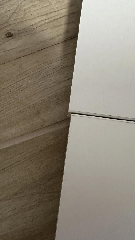 Ha találtam volna másikat, amely megfelelő, ezt a terméket soha nem vásároltam volna meg. A szállítás jelentős késése szintén nagy bonyodalmat okozott.